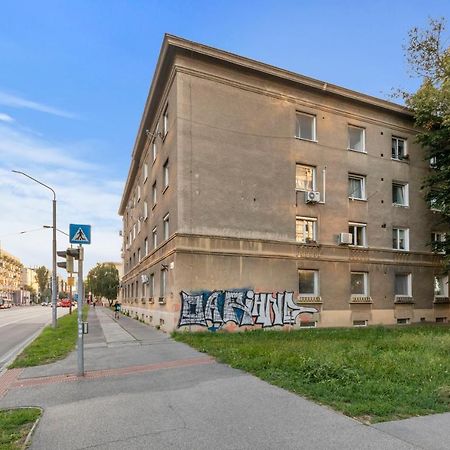 Bratislava Touch 2 Bedroom Apt Εξωτερικό φωτογραφία
